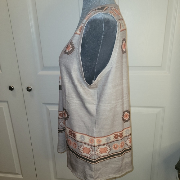 NWOT Aztec Print Ribbed Grey Peach Tank Top - Picture 2 of 7